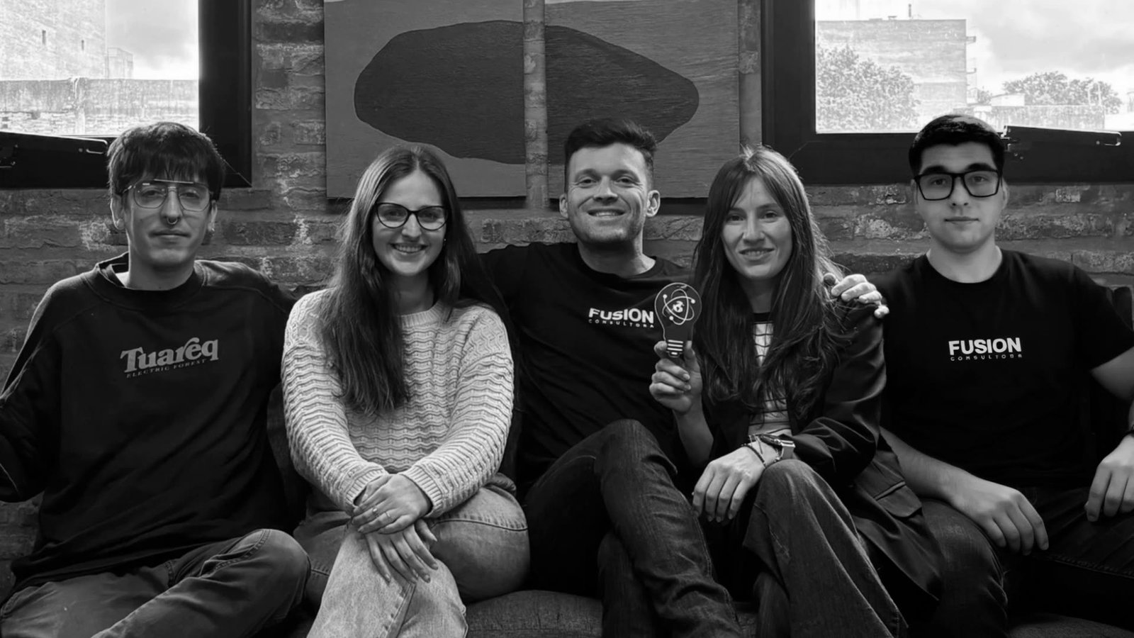 Equipo de Fusion Consultora en la oficina